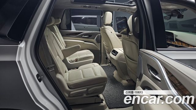 Cadillac Escalade 2022 — photo 17