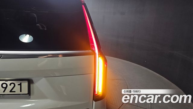 Cadillac Escalade 2022 — photo 9