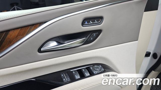 Cadillac Escalade 2022 — photo 27