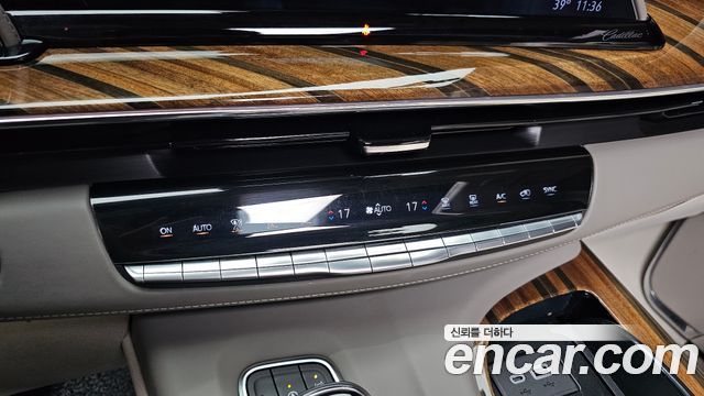 Cadillac Escalade 2022 — photo 32