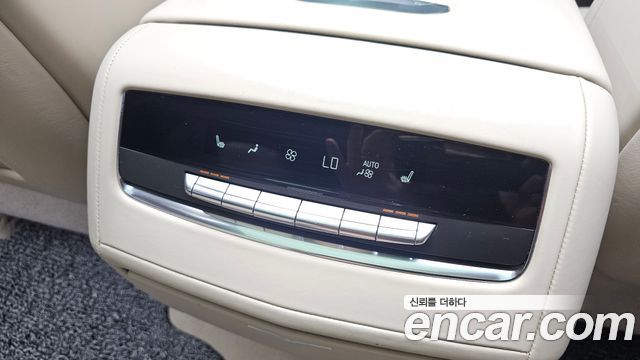 Cadillac Escalade 2022 — photo 33