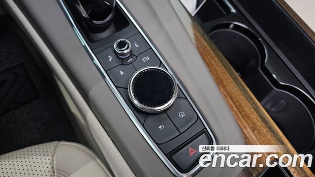 Cadillac Escalade 2022 — photo 35