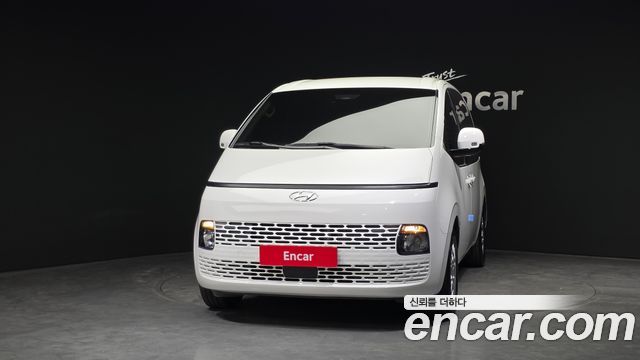 Hyundai Staria 2023 — photo 3