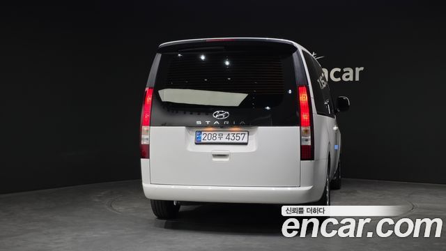 Hyundai Staria 2023 — photo 4