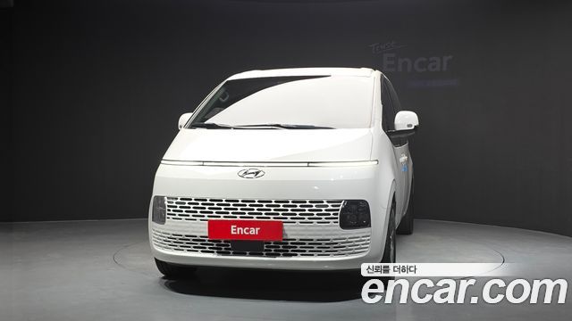 Hyundai Staria 2023 — photo 3