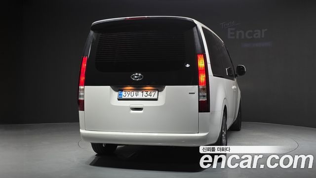 Hyundai Staria 2023 — photo 4