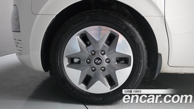 Hyundai Staria 2023 — photo 5