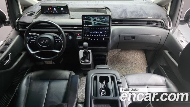 Hyundai Staria 2023 — photo 7
