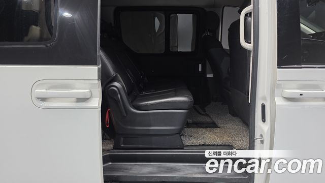 Hyundai Staria 2023 — photo 12