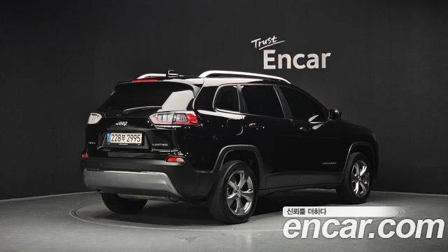 Jeep Cherokee 2021 — photo 2
