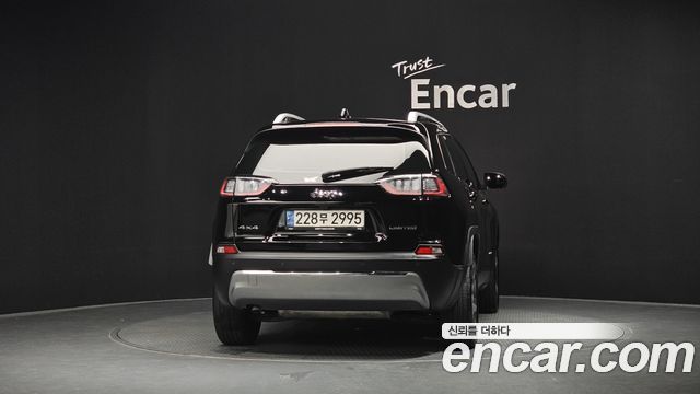 Jeep Cherokee 2021 — photo 4