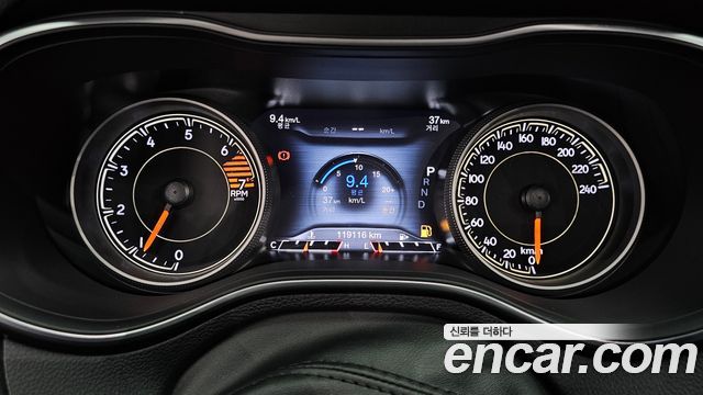 Jeep Cherokee 2021 — photo 11