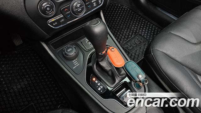 Jeep Cherokee 2021 — photo 12