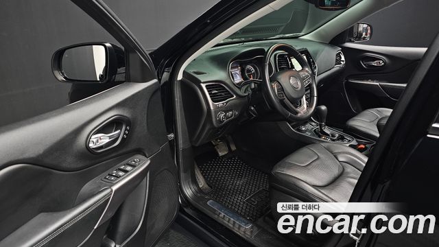 Jeep Cherokee 2021 — photo 17