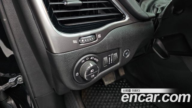 Jeep Cherokee 2021 — photo 27
