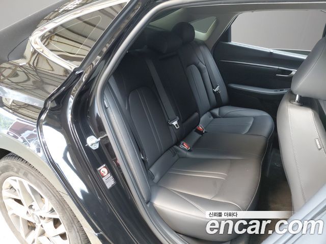 Hyundai Sonata 2022 — photo 17