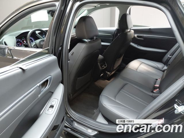 Hyundai Sonata 2022 — photo 18