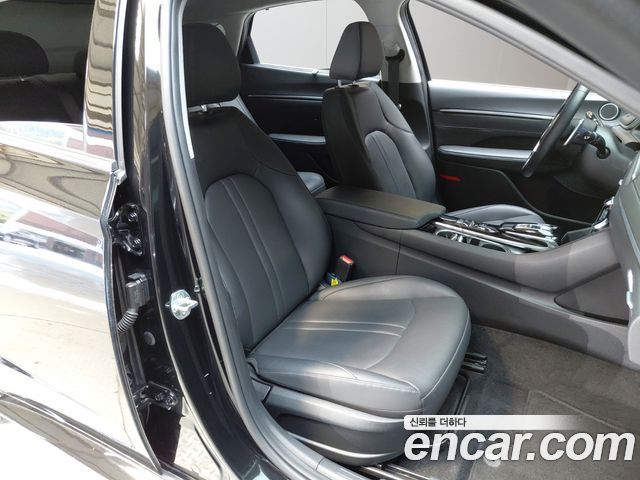 Hyundai Sonata 2022 — photo 16