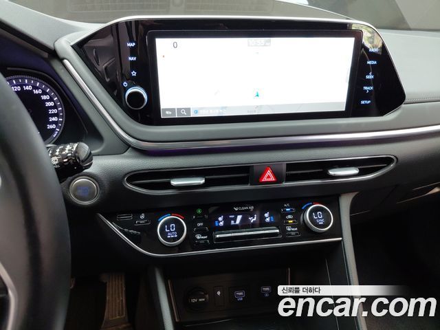 Hyundai Sonata 2022 — photo 30