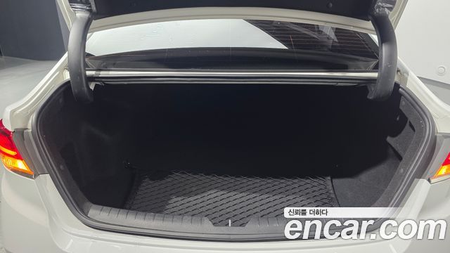 Hyundai Sonata 2018 — photo 20