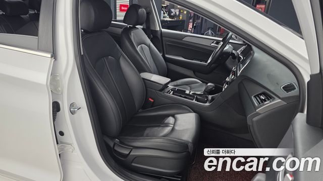 Hyundai Sonata 2018 — photo 16