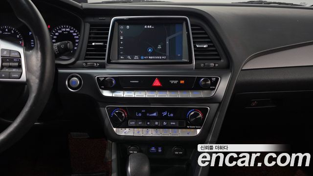 Hyundai Sonata 2018 — photo 28