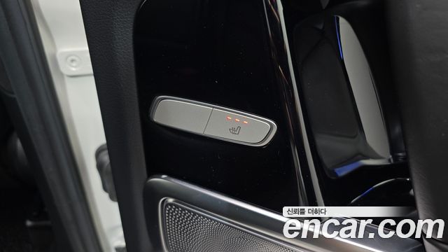 Mercedes-Benz G-Class 2020 — photo 31