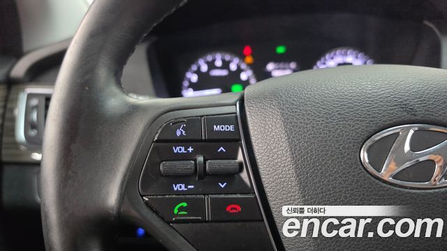 Hyundai Sonata 2015 — photo 16