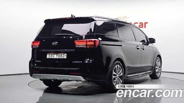 Kia Canival 2018 — photo 2