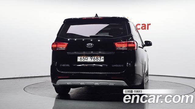 Kia Canival 2018 — photo 4