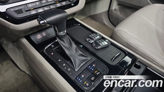 Kia Canival 2018 — photo 9