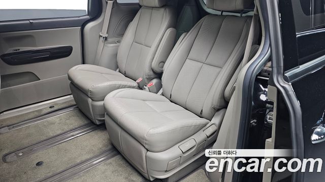 Kia Canival 2018 — photo 12