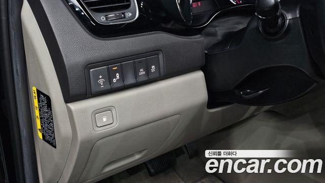 Kia Canival 2018 — photo 17