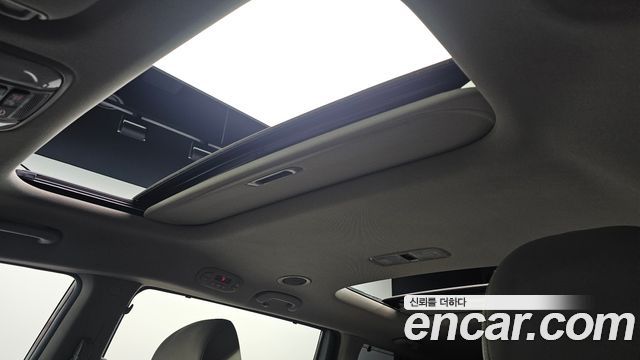 Kia Canival 2018 — photo 19