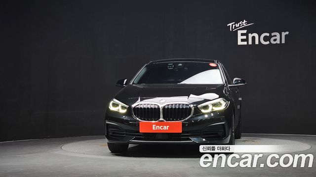 BMW 1-Series 2022 — photo 3