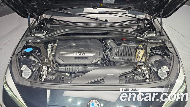 BMW 1-Series 2022 — photo 6