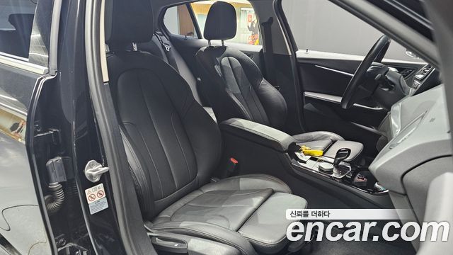 BMW 1-Series 2022 — photo 17