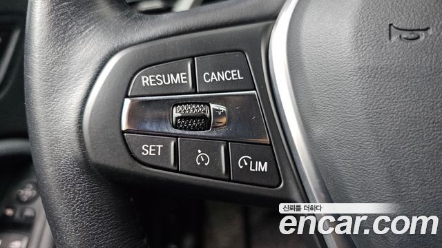 BMW 1-Series 2022 — photo 23