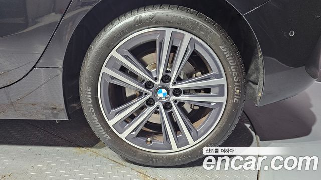 BMW 1-Series 2022 — photo 7