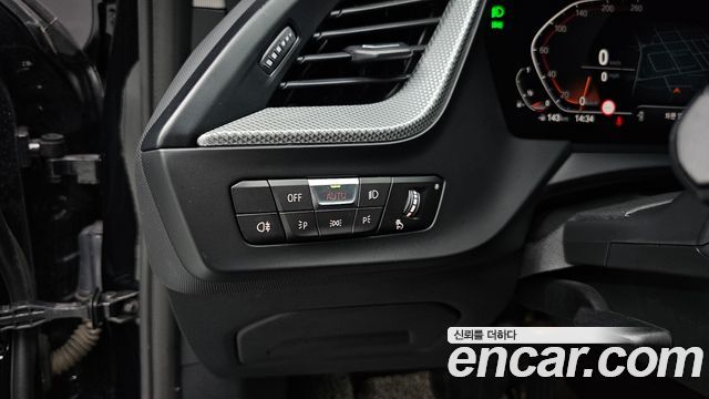 BMW 1-Series 2022 — photo 29