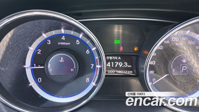 Hyundai Sonata 2012 — photo 9