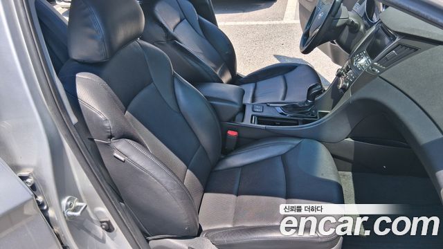 Hyundai Sonata 2012 — photo 13