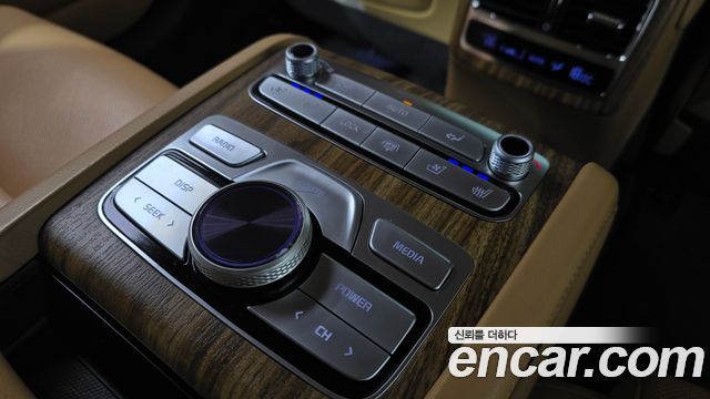 Kia K9 2022 — photo 26