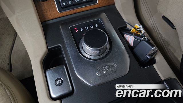 Land Rover Discovery 2016 — photo 9