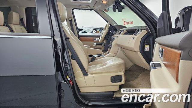 Land Rover Discovery 2016 — photo 11