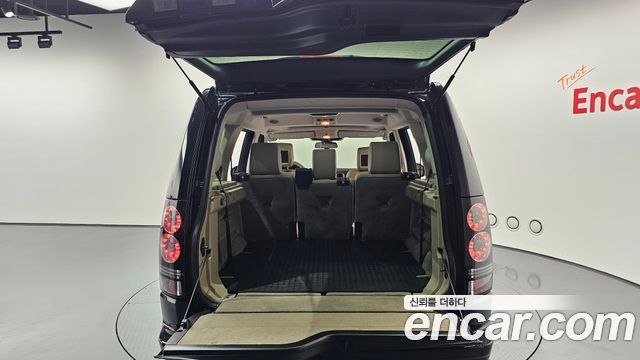 Land Rover Discovery 2016 — photo 20