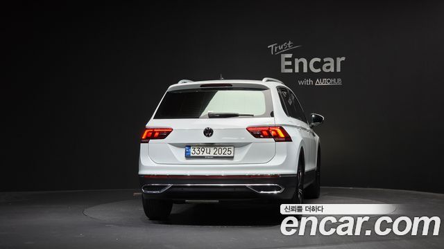 Volkswagen Tiguan 2022 — photo 4