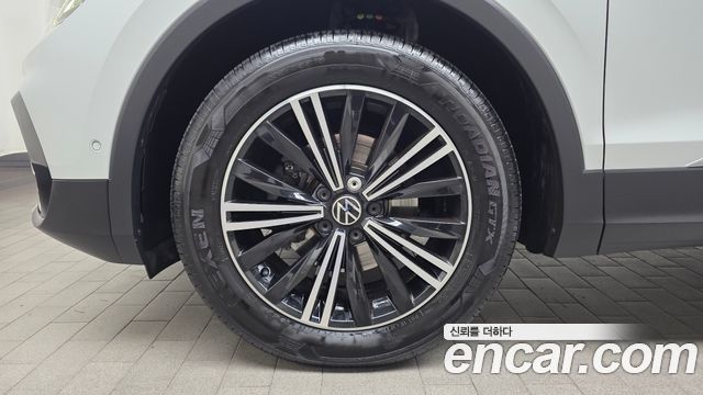 Volkswagen Tiguan 2022 — photo 5