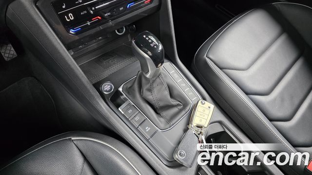 Volkswagen Tiguan 2022 — photo 12