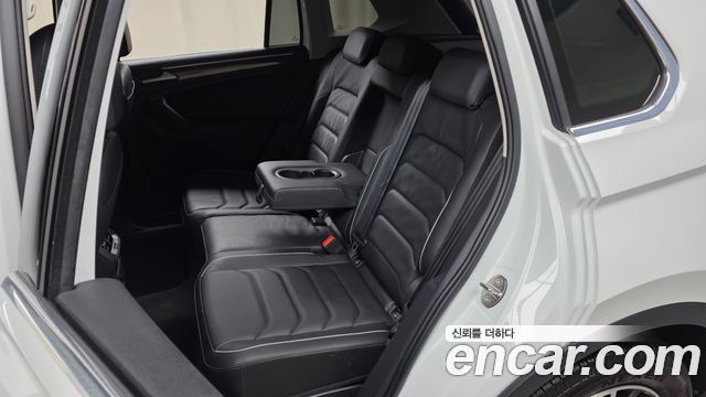 Volkswagen Tiguan 2022 — photo 18
